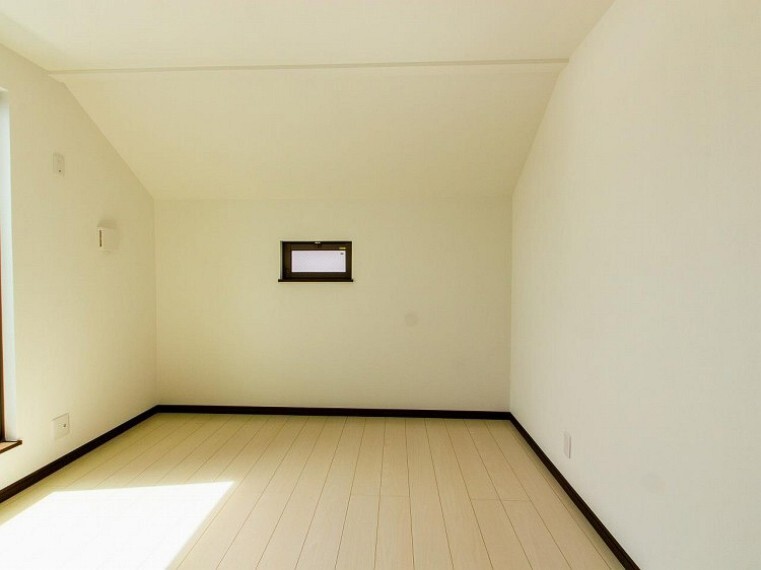 子供部屋 子供部屋や書斎にちょうどよい広さになっています。趣味に没頭したり、自分の時間を愉しめる一部屋です。(1号棟)内装内観写真-子供部屋