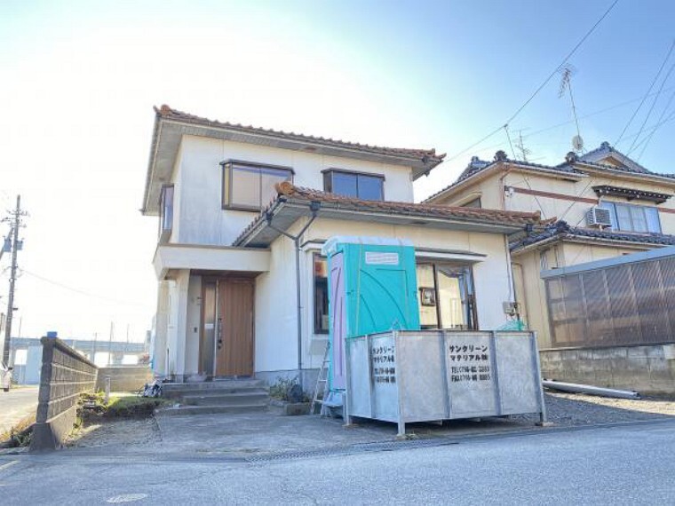 外観写真 価格には消費税、リフォーム費用を含みます。リフォーム中でもご案内可能。内覧希望の方はお電話ください。