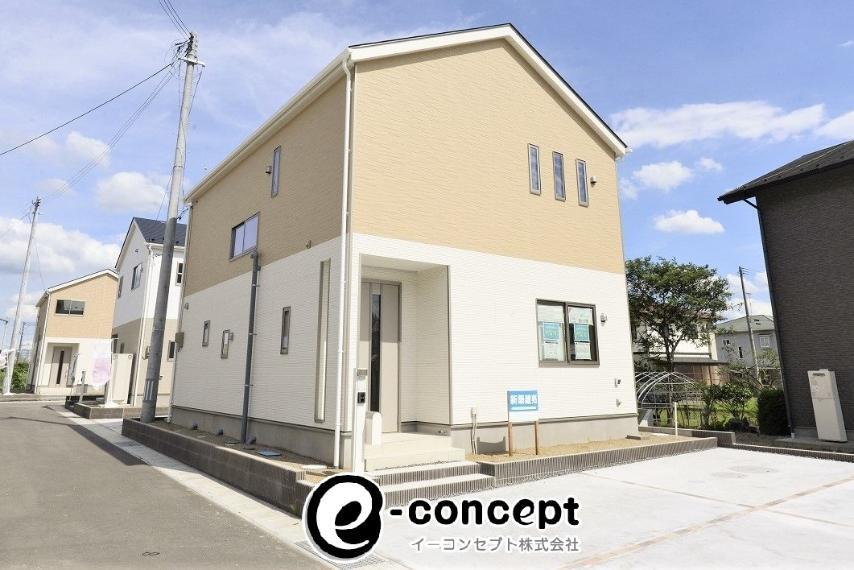現況外観写真 施工例。 室内見学で部屋の雰囲気や広さなど住み心地をご体感ください。ご希望のエリアや周辺の住宅も併せてご案内致します!