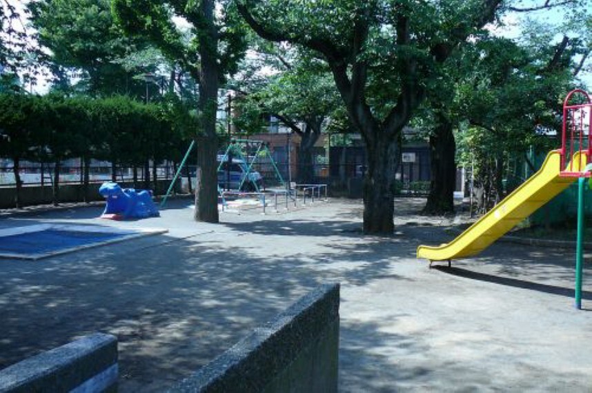 公園 玉川中町公園まで約423mになります。