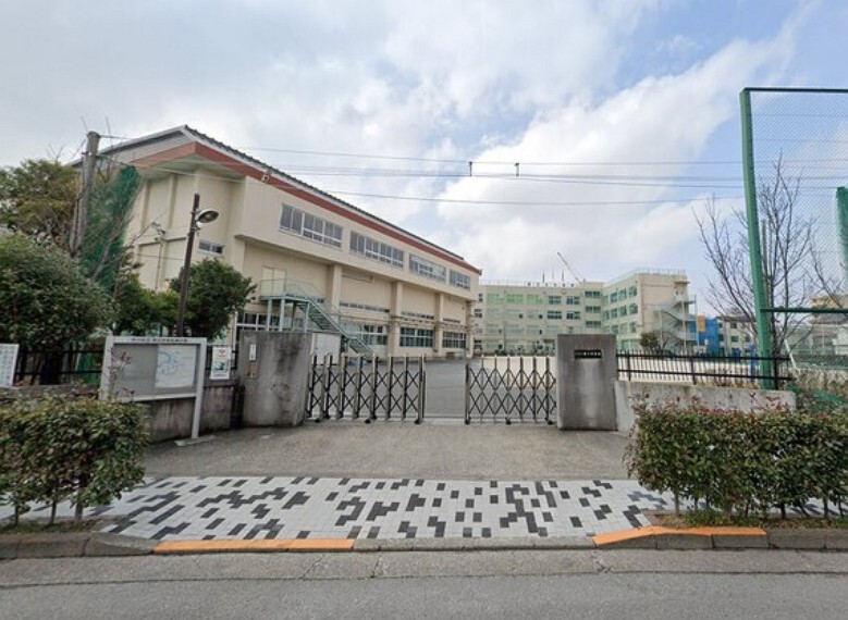 中学校 教育施設が徒歩圏内に揃った、子育てファミリーにもおすすめの住環境