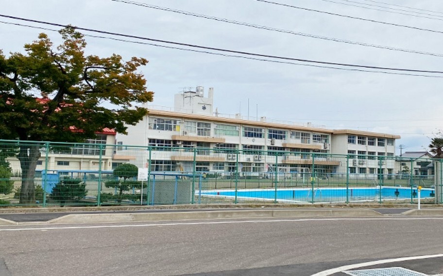 新井中学校