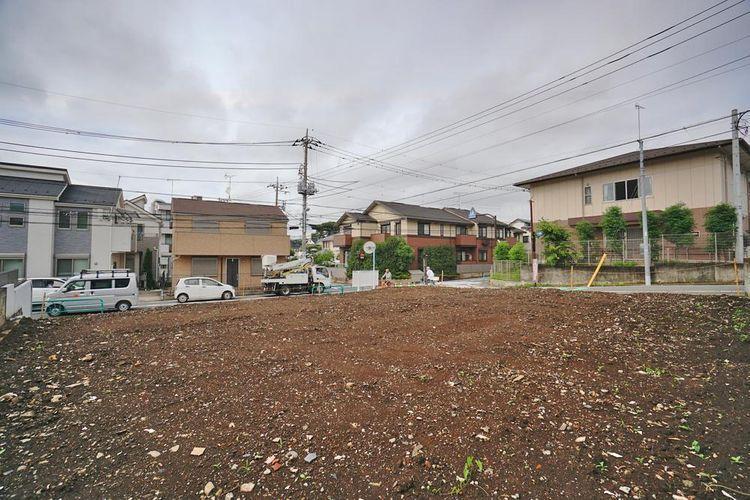 現況写真 更地の状態ですのですぐに建築が始められます。土地の状況や隣地との境界が事前に確認できて安心です。