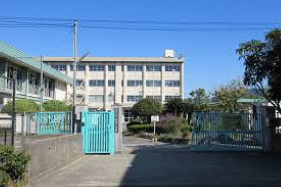 小学校 【小学校】寝屋川市立堀溝小学校まで495m