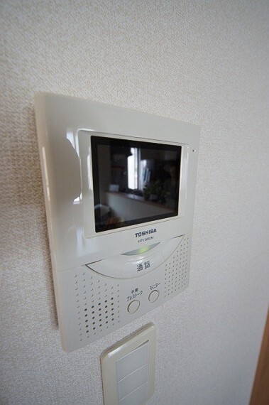 外観・現況 TV付インターフォンが付いております