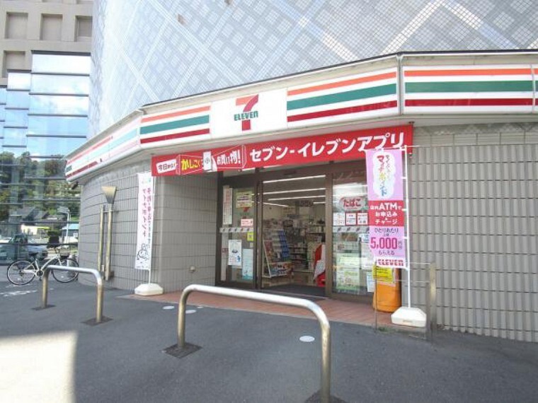 コンビニ 【周辺環境/コンビニ】セブンイレブン浜松商工会議所会館店様まで150m(徒歩2分)。南面道路を渡って目の前の位置で、ちょっとしたお買い物に便利です。