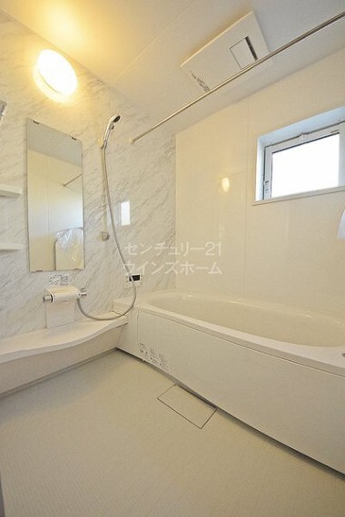 同仕様写真(内観) (弊社施工事例・6号棟の写真)雨の日でも洗濯物を干せる浴室乾燥機。奥様の家事負担を大幅に軽減します!