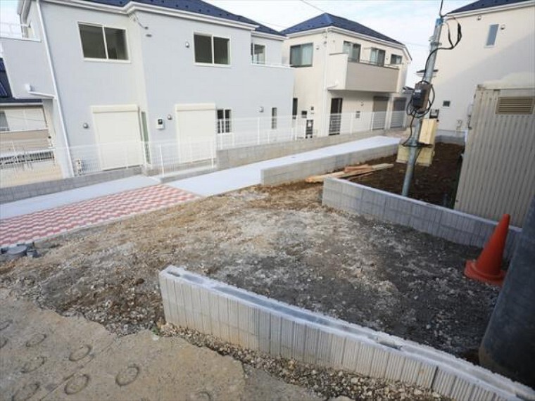 現況外観写真 。ご家族の成長に合わせてお住まい頂ける仕様の間取り。(10/1)
