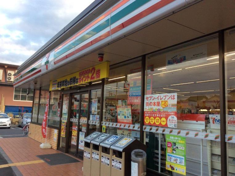 コンビニ セブン‐イレブン草加瀬崎町店 埼玉県草加市瀬崎4丁目15-3