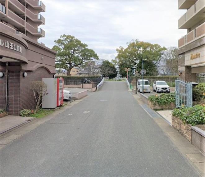 前面道路写真。