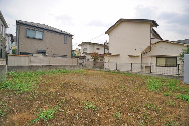 現況写真 第一種低層住居専用地域。落ち着いた住宅が建ち並んでいます。