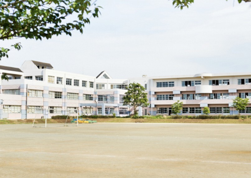 小学校 【小学校】白井市立桜台小学校まで440m