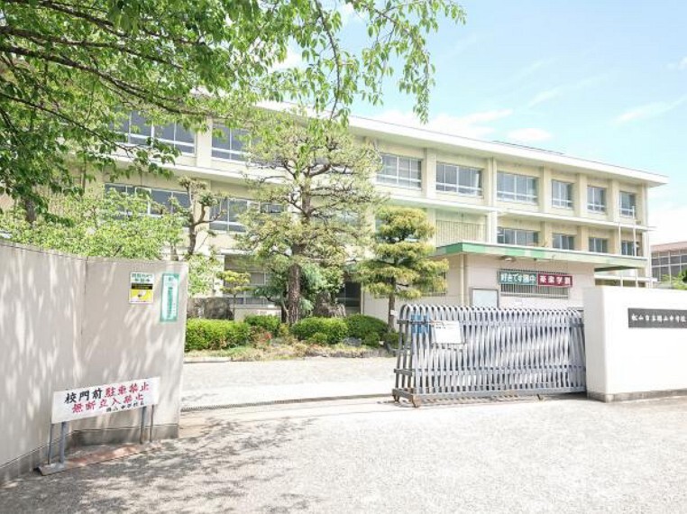 中学校 【周辺写真】勝山中学校まで2200m(徒歩28分)。お友達とお話ししながら登下校するのも楽しいですよね。