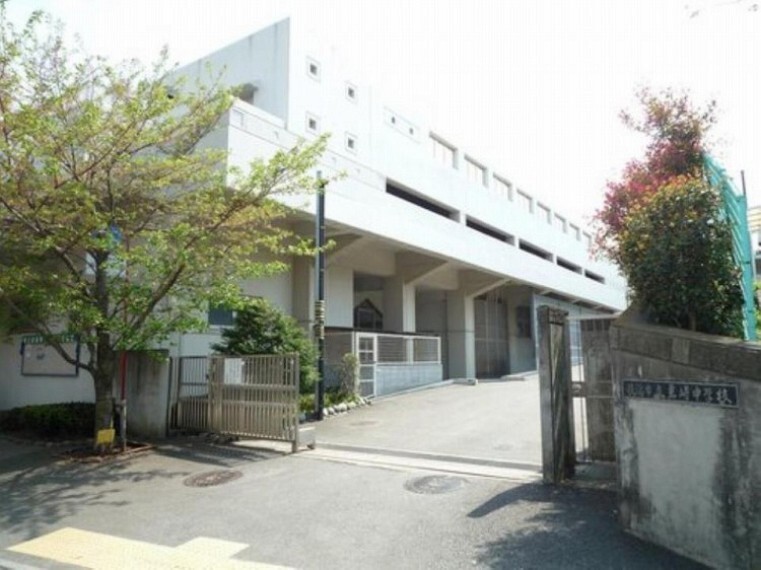 中学校 横浜市立岩崎中学校()