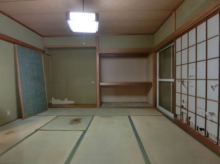 一部屋あるとうれしい和室。客間、晩酌、家族団らんなど色々使えますね。