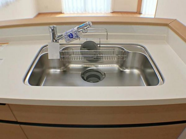 キッチン 浄水器付きでいつでもおいしい水をいつでも手軽に使えます。