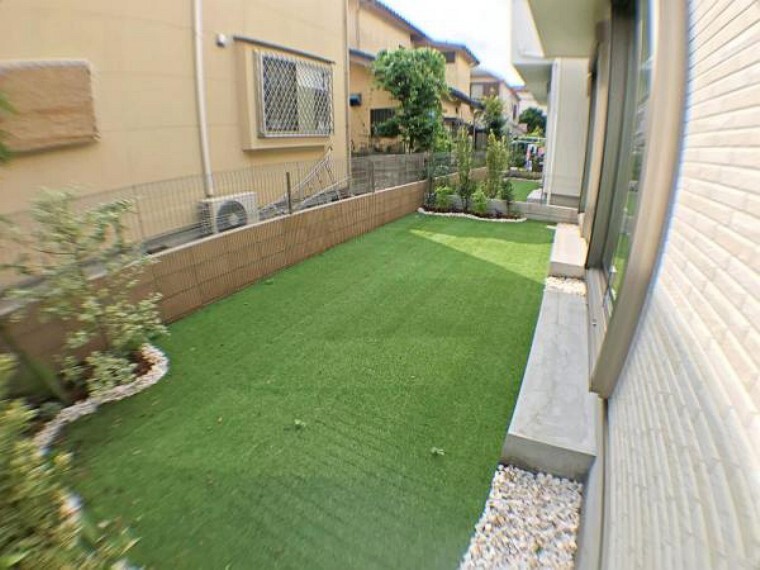 庭 お子さまと一緒に家庭菜園ができる広々としたお庭毎年収穫が楽しみですね