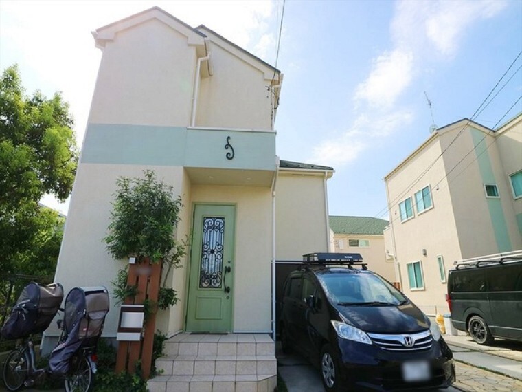 外観・現況 大きな通りから外れているので車通り少なく、閑静な住宅街です。