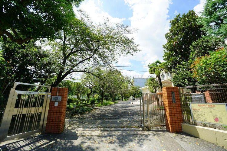 中学校 中野区立第四中学校 徒歩13分。
