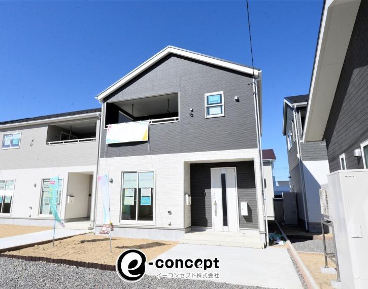 現況外観写真 室内見学で部屋の雰囲気や広さなど住み心地をご体感ください。ご希望のエリアや周辺の住宅も併せてご案内致します!