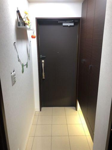 玄関 大型の玄関収納ついています