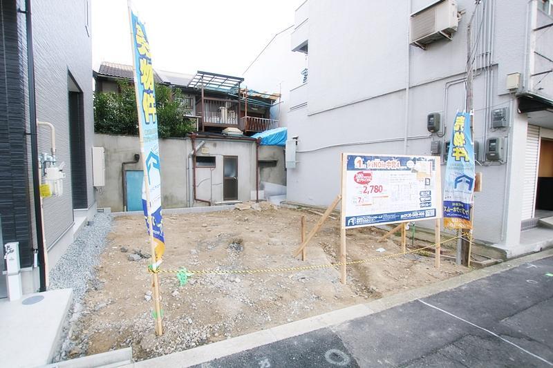 現況外観写真 B号地フリープランにて承り中。2区画限定分譲販売。仕様については資料をご用意して詳しくご案内致します。現地見学予約受付中。是非お問合せください。