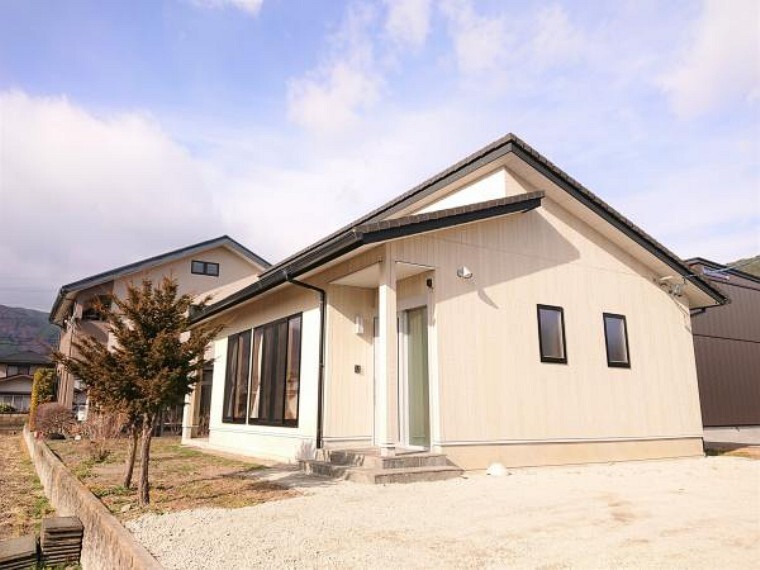 外観写真 売主として累計5万戸以上の住宅をリフォームして販売してきた経験に基づき、一戸一戸、土地や建物に合わせてリフォームを行っています。ぜひとも現地でご確認ください。