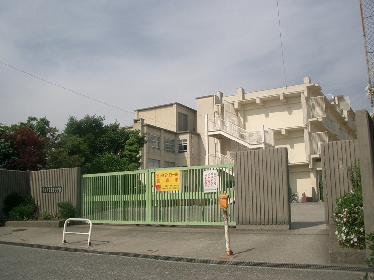 中学校 【中学校】宝塚市立安倉中学校まで219m
