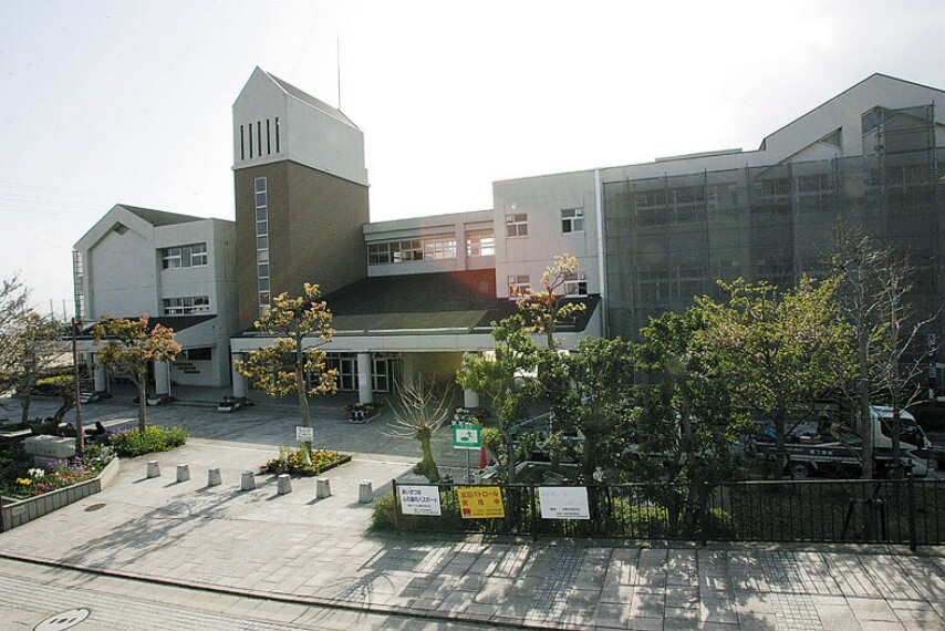 中学校 【中学校】宝塚市立山手台中学校まで1060m