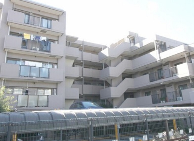 外観写真 南西角部屋 南向きバルコニー 新規内装リノベーション 住宅ローン減税適合物件