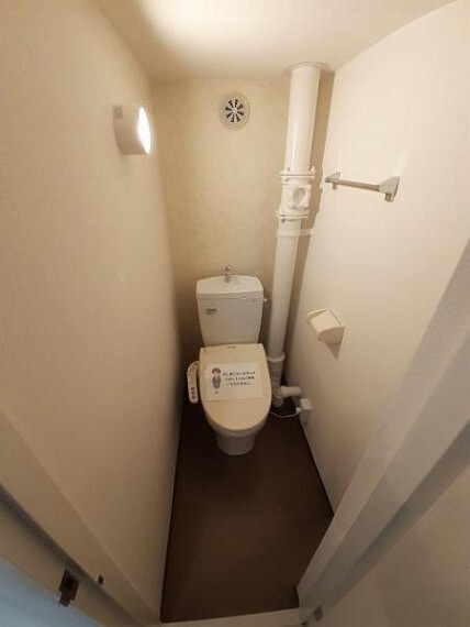 トイレ ホワイトのトイレは清潔感があって気持ちいいですね