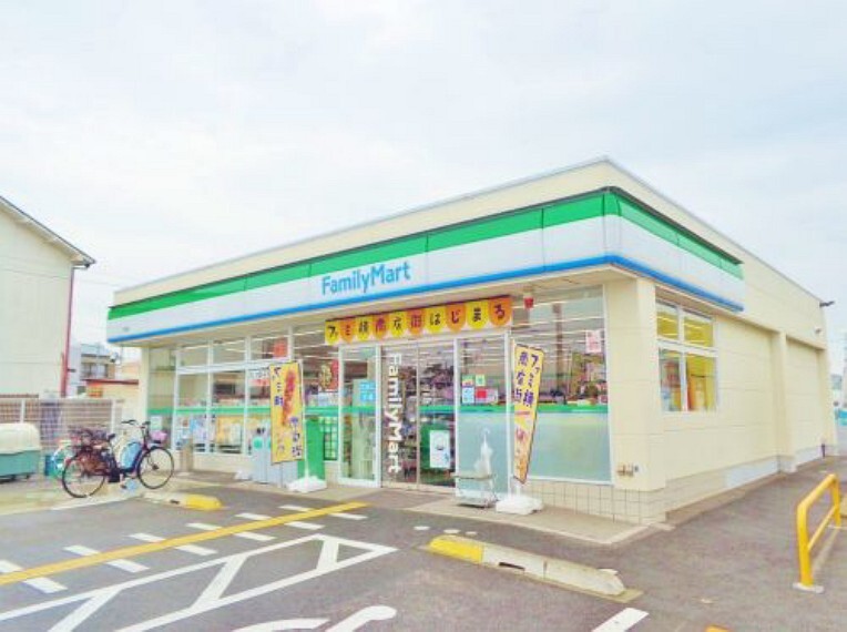 コンビニ 【コンビニエンスストア】ファミリーマート 有瀬店まで888m