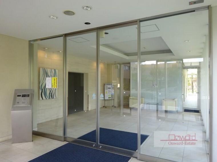 エントランスホール 無料送迎・早朝等の内覧会開催中の 株式会社オンワード不動産へお気軽にお申し付け下さい。 ■現地見学について 現地見学は原則当日の内覧が可能です! 売主様の都合等で当日見学が出来ない場合がございます。