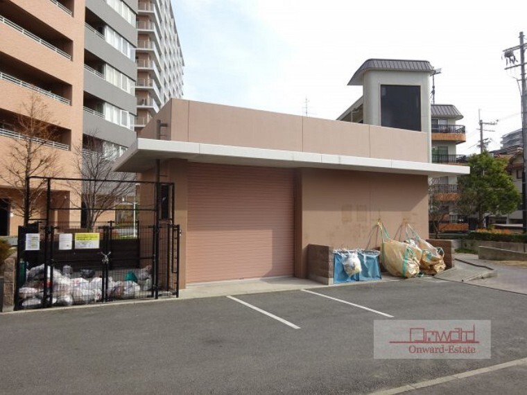 無料送迎・早朝等の内覧会開催中の 株式会社オンワード不動産へお気軽にお申し付け下さい。 ■現地見学について 現地見学は原則当日の内覧が可能です! 売主様の都合等で当日見学が出来ない場合がございます。