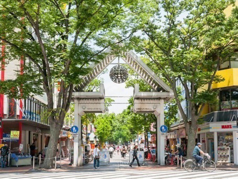 周辺の街並み イセザキモール