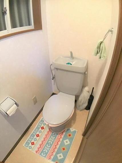 トイレ 1階のトイレスペースです。 ゆったり感のある広さなのでくつろげます。