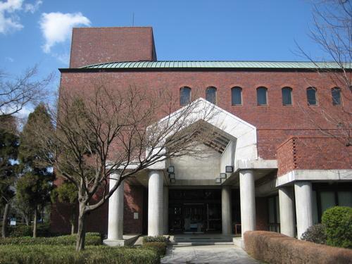 図書館 越谷市立図書館 埼玉県越谷市東越谷4-9-1
