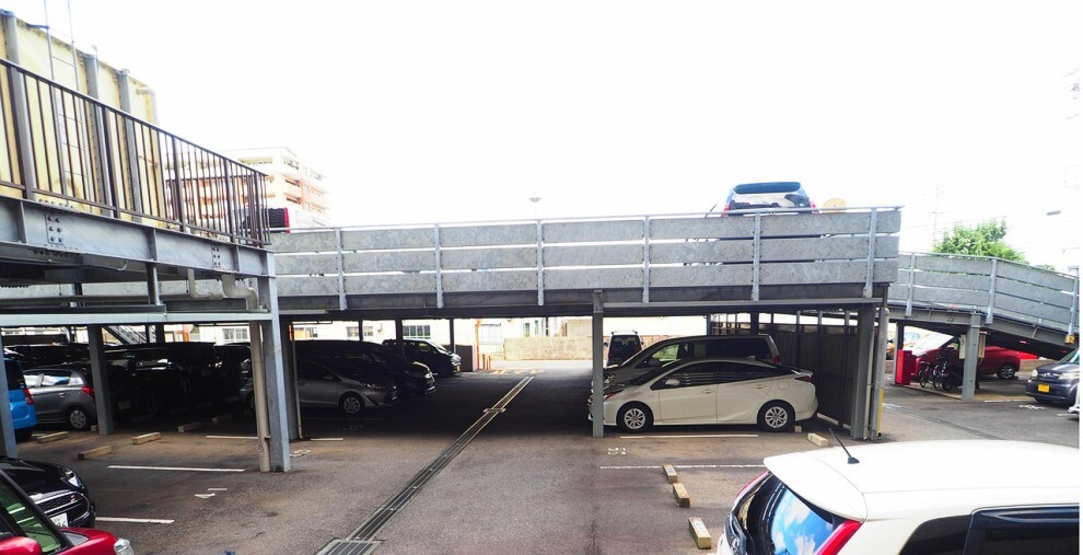 駐車場 駐車場も確保されています。お部屋からも近く荷物のたくさんある日も便利です!