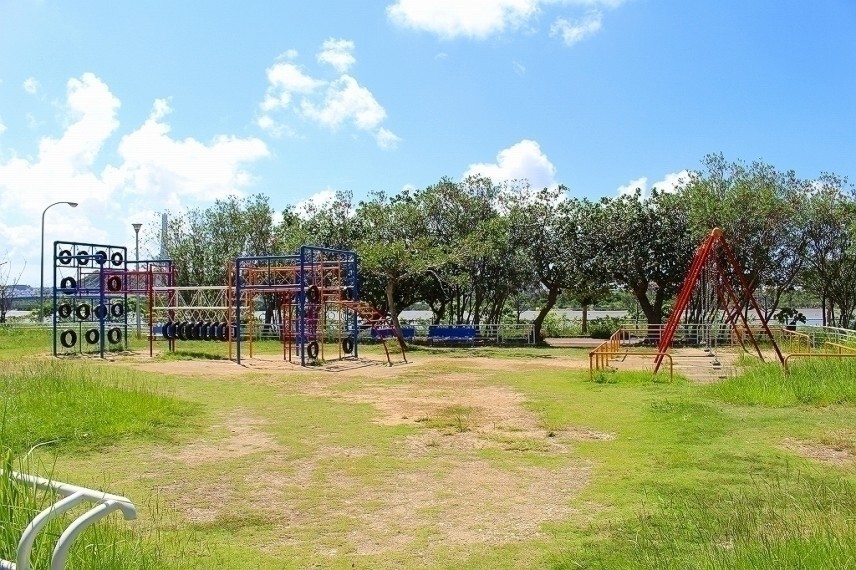 周辺の街並み 漫湖公園