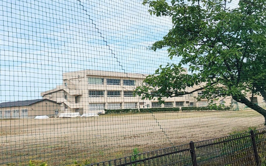 早通中学校
