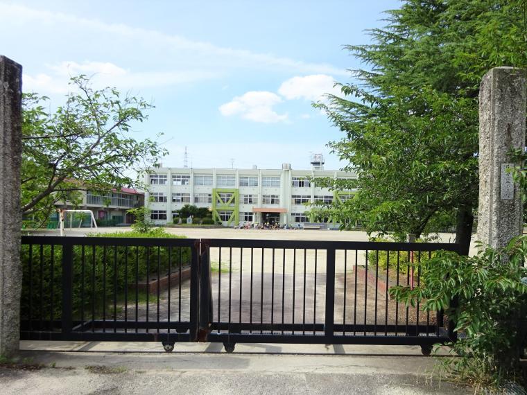 小学校 西小学校