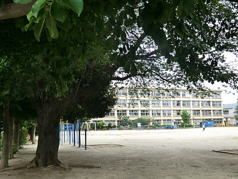 小学校 目指す学校像 児童一人一人を大切にする 児童 保護者 地域社会に信頼される所