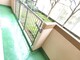 バルコニー 南西向きで日差しも感じられるお住まいです。