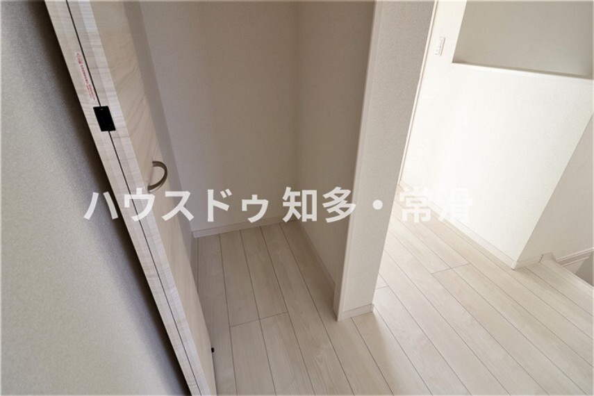 収納 廊下収納 スペースを有効利用した収納が各所にございます。