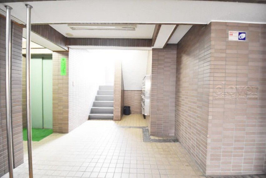 エントランスホール エントランスホール