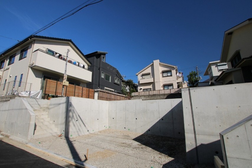 現況外観写真 落ち着いた住環境です。