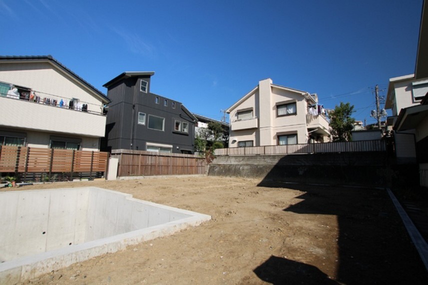 外観・現況 空が広く感じる立地です。