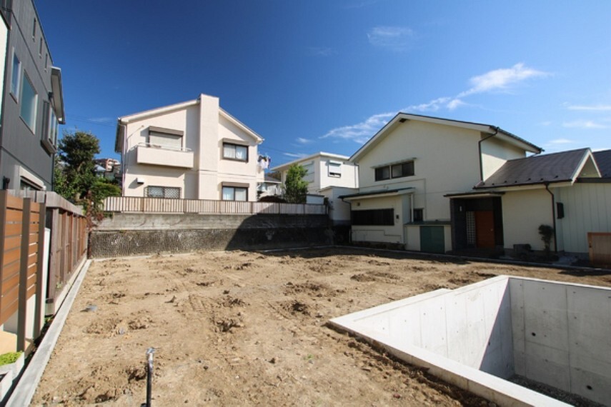 現況写真 「空」×「光」×「風」。開放感を具現化したような現地は、まさに「永住の地」としての選択肢です。