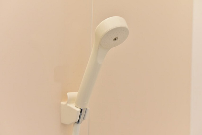 浴室 使い勝手のいいシンプルなシャワーヘッドです。