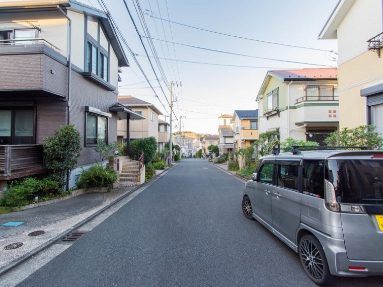 現況写真 都市機能の利便性と豊かな緑に恵まれた住環境。良質な環境に暮らす永住の邸。